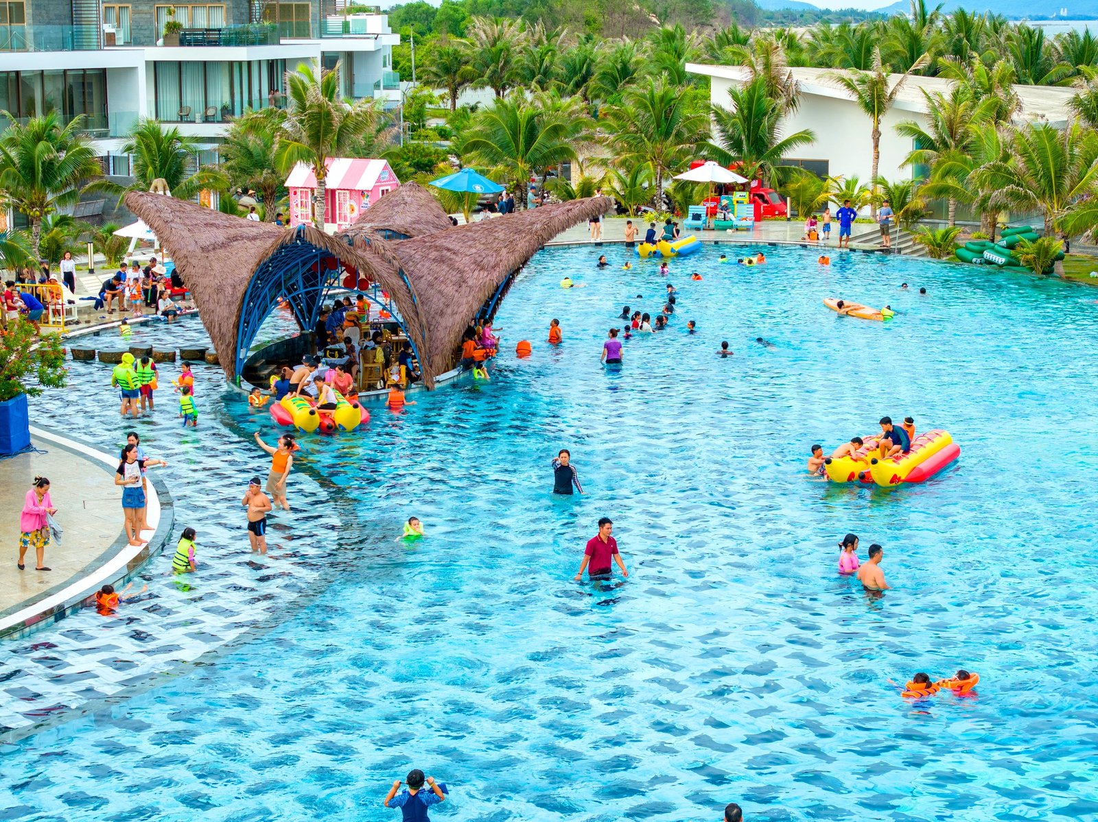 DỊCH VỤ GIẢI TRÍ BIỂN & HỒ BƠI hb3