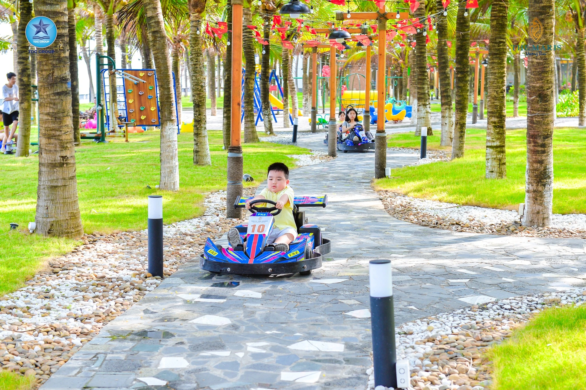 Đường đua Go Kart trải dọc bờ biển
